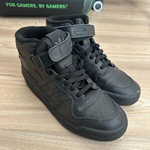 Adidas Forum High all Black women’s 7.5